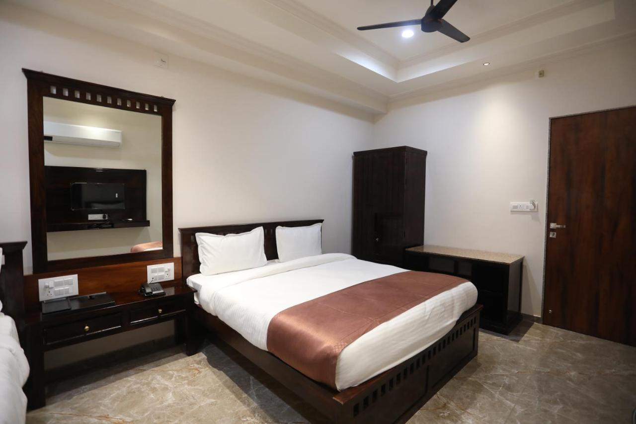 Chandan Kasturi Resort Dariāwad Exterior foto